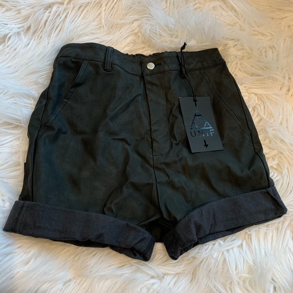 UNIF Garçon Faux Leather Shorts - Picture 2 of 8